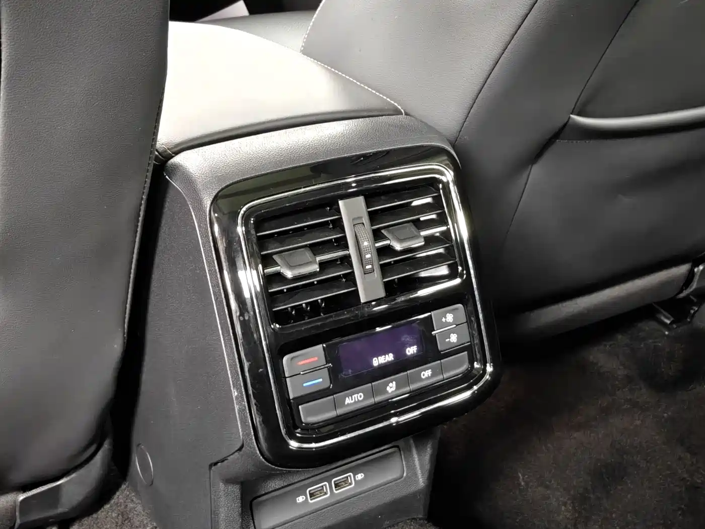 Volkswagen Passat 2019 330TSI Luxury Edition China VI фото 15
