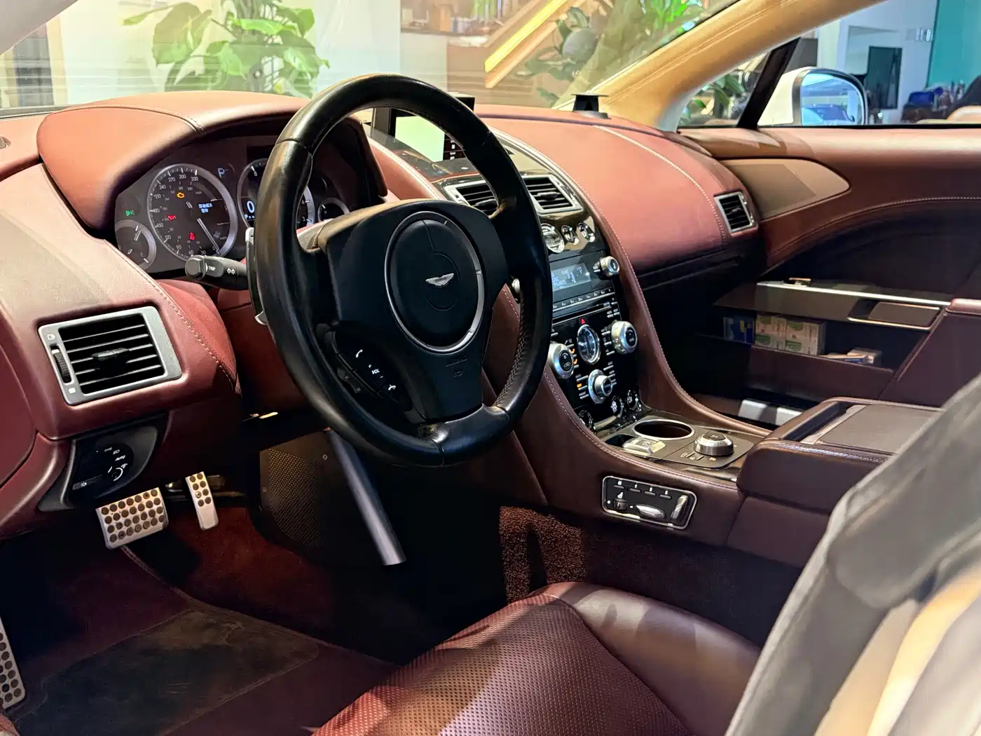 Aston Martin Rapide 2013 6.0L S фото 11