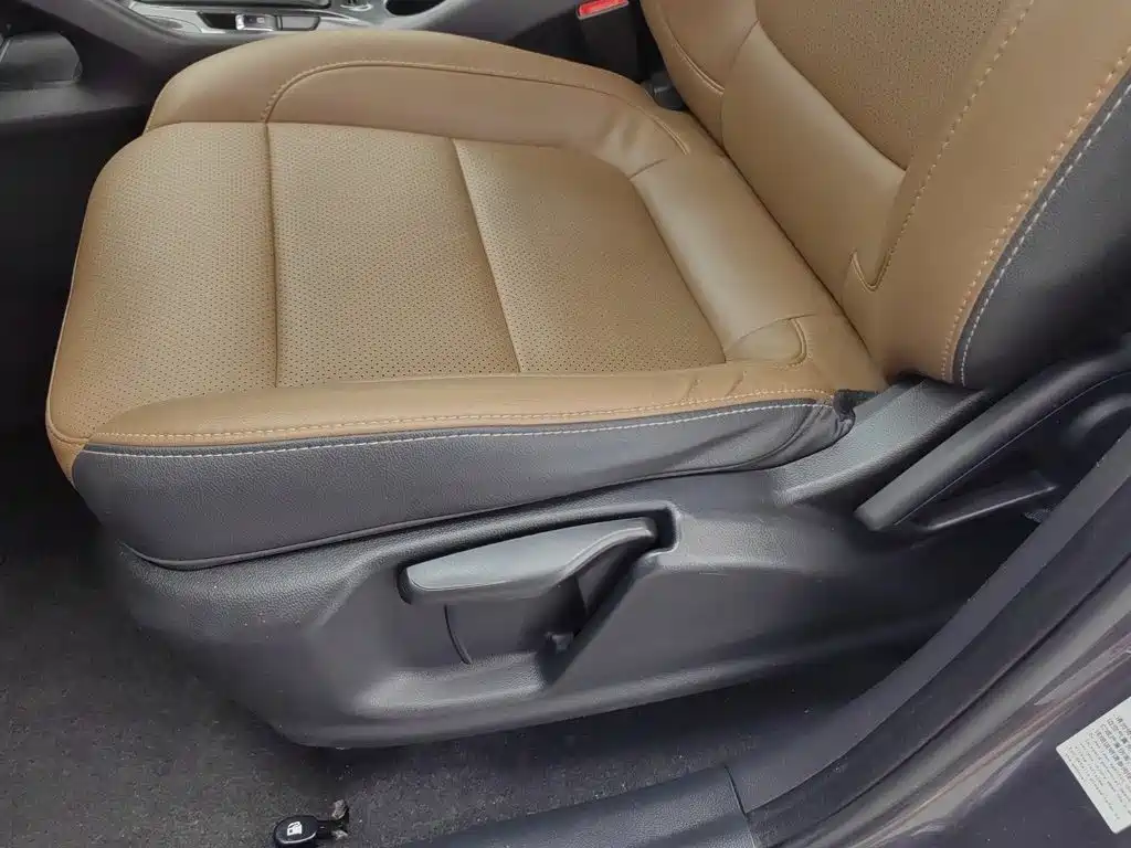 Фото 20 - Changan CS75