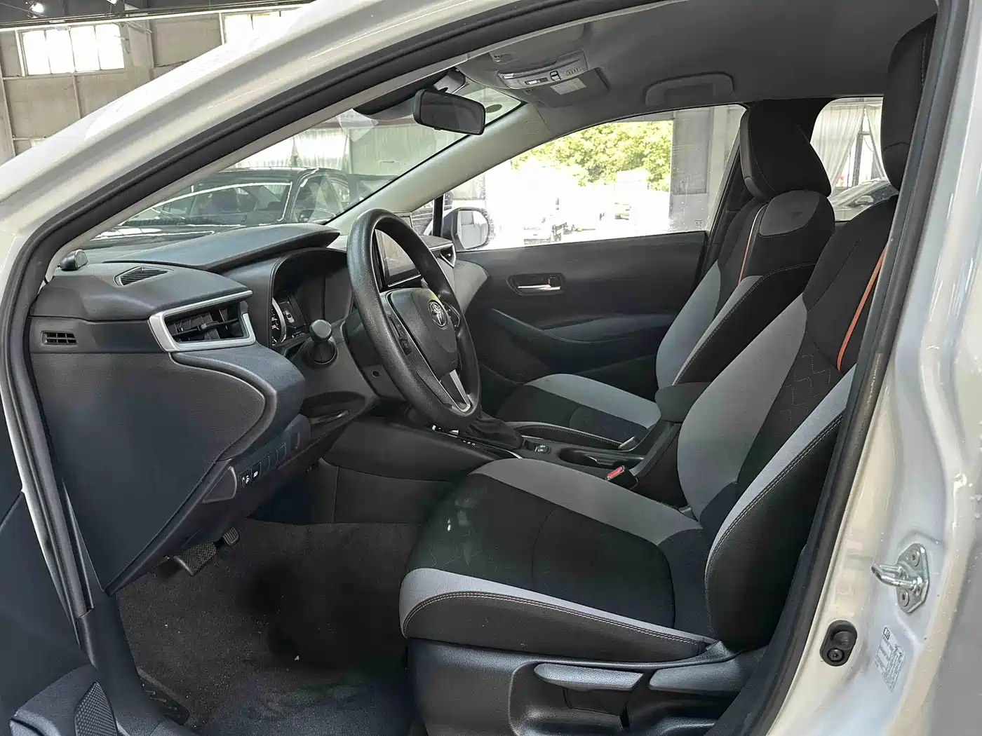 Photo 12 - Toyota Corolla