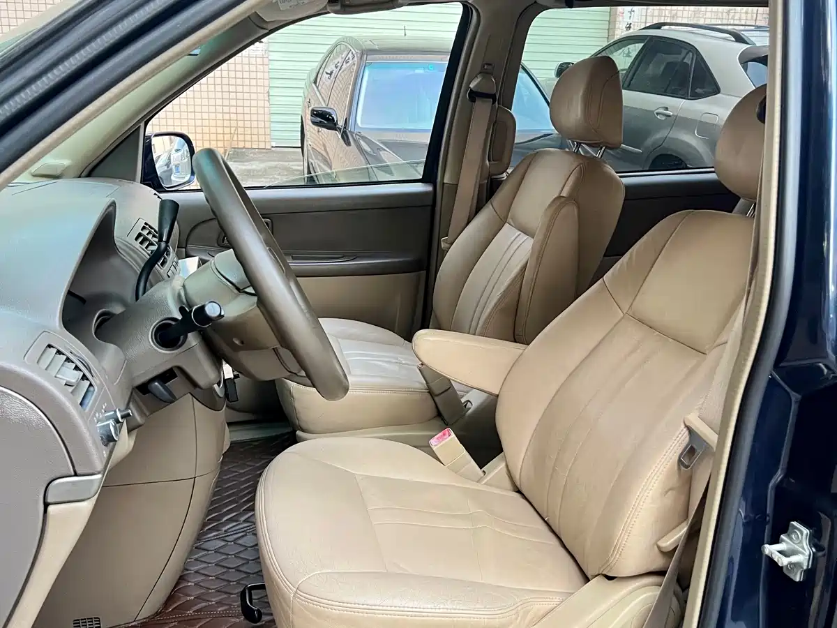 Buick GL8 2011 2.4L LT Executive Edition фото 7