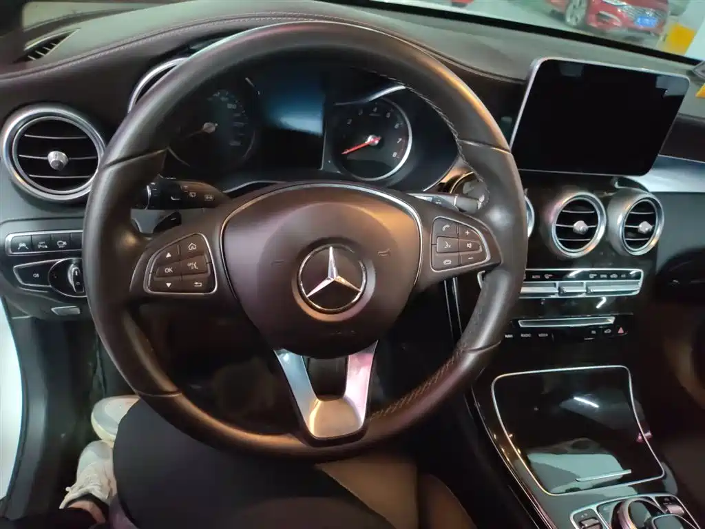 Mercedes-Benz GLC 2018 GLC 260 4MATIC Luxury фото 11