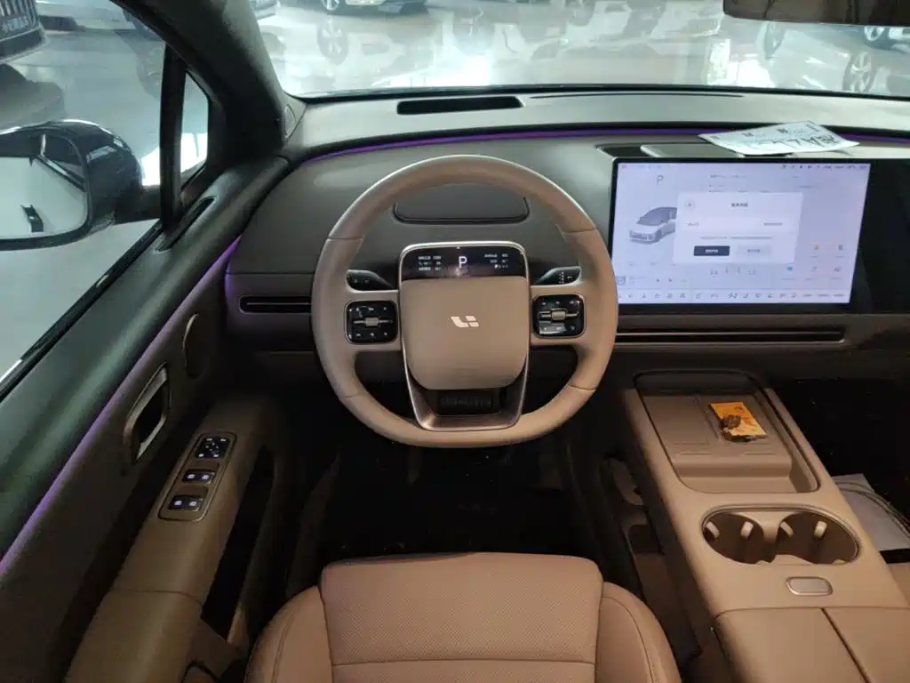 Li Auto i6 2026 2025 2WD Base Model