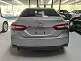 Фото 6 - Toyota Camry