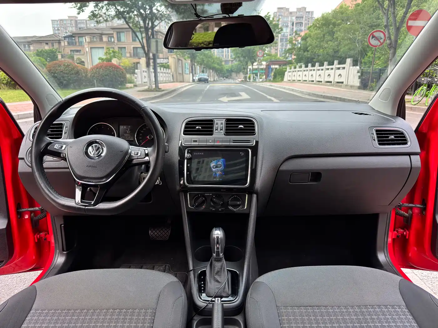 Volkswagen Polo 2016 1.6L Automatic Comfort фото 12