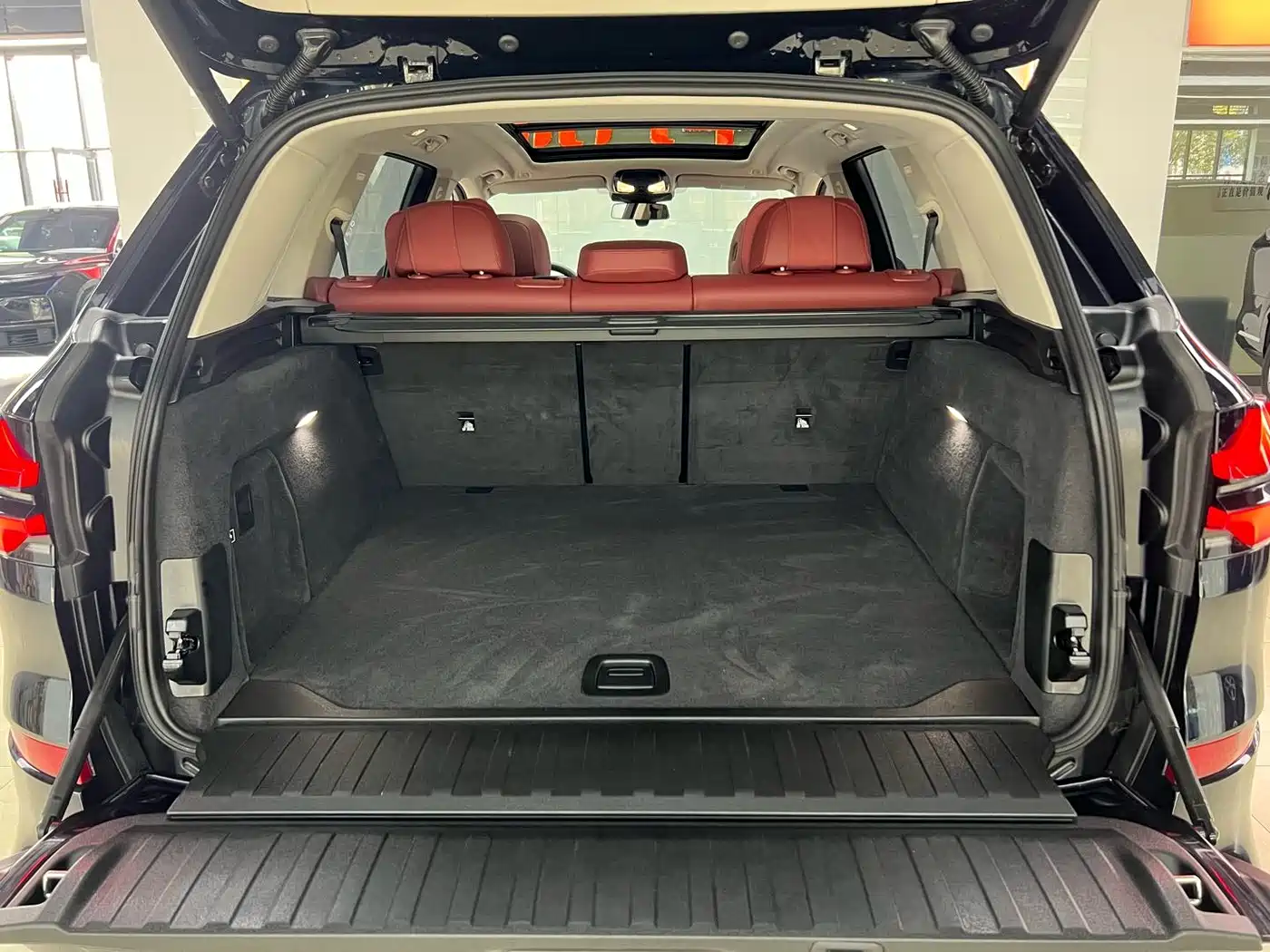 BMW X5 2023 xDrive 30Li Premium M Sport Package фото 28