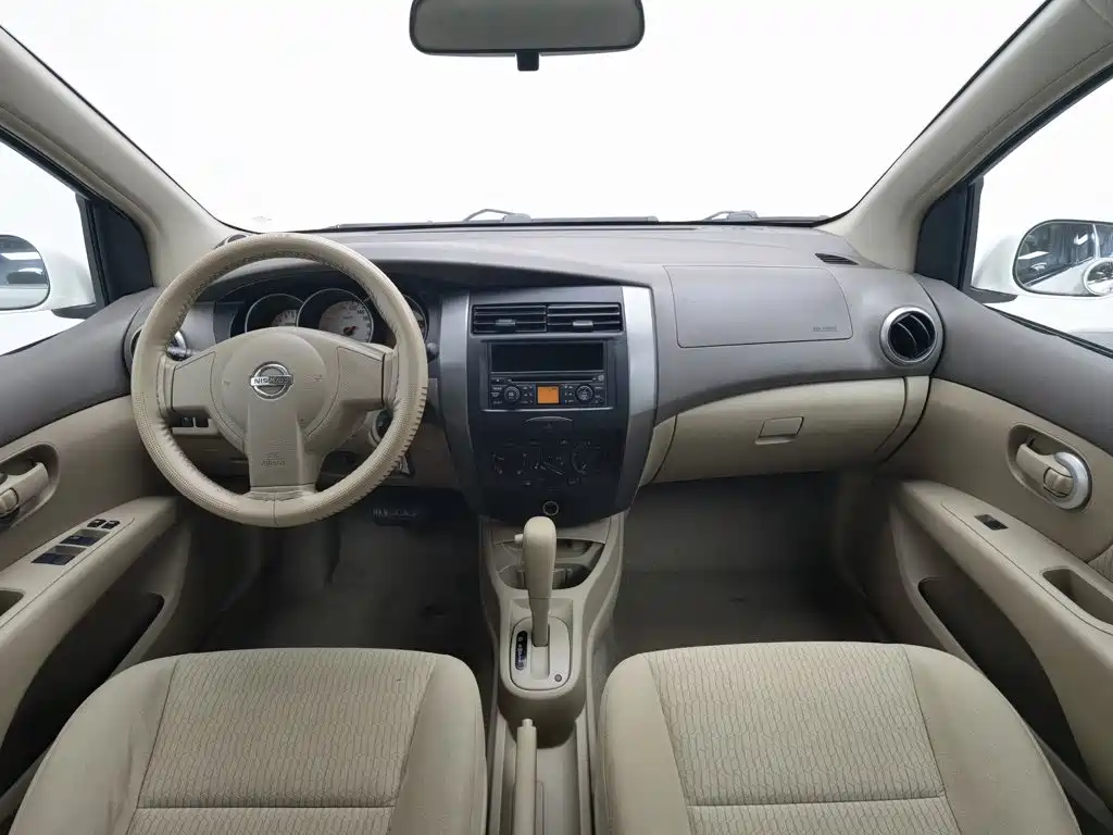 Nissan Livina 2010 2010 Model Joy Edition 1.6L Automatic All-round Type