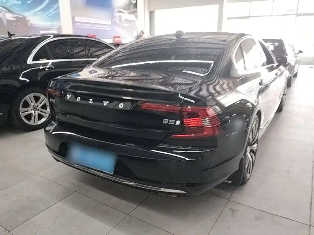 Фото 7 - Volvo S90