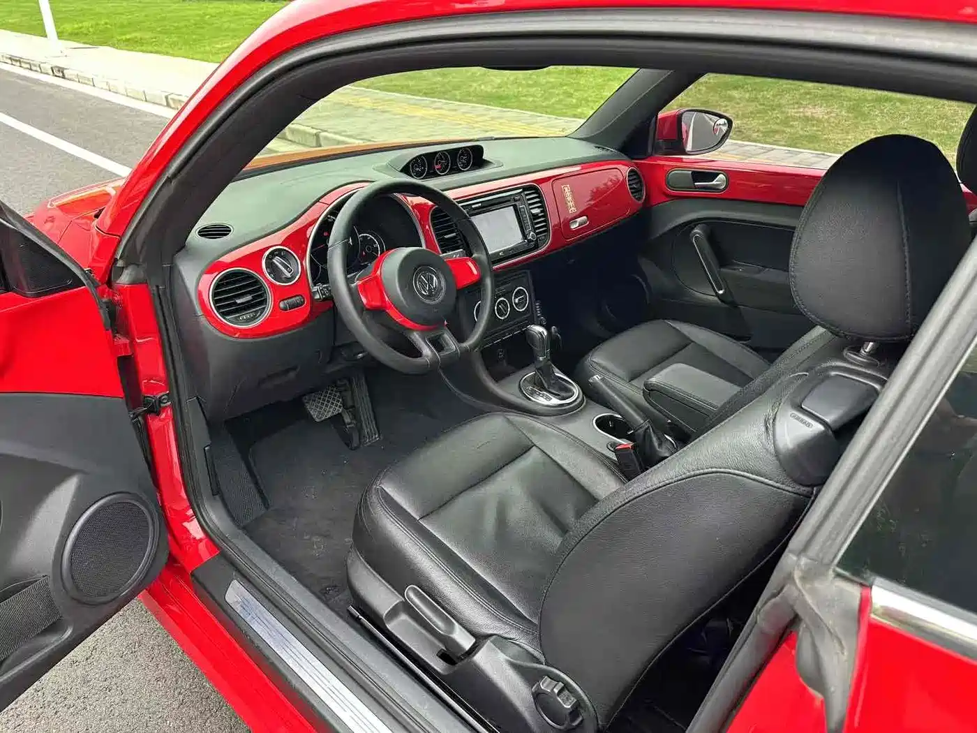 Volkswagen Beetle 2013 1.4TSI Fashion Edition фото 11