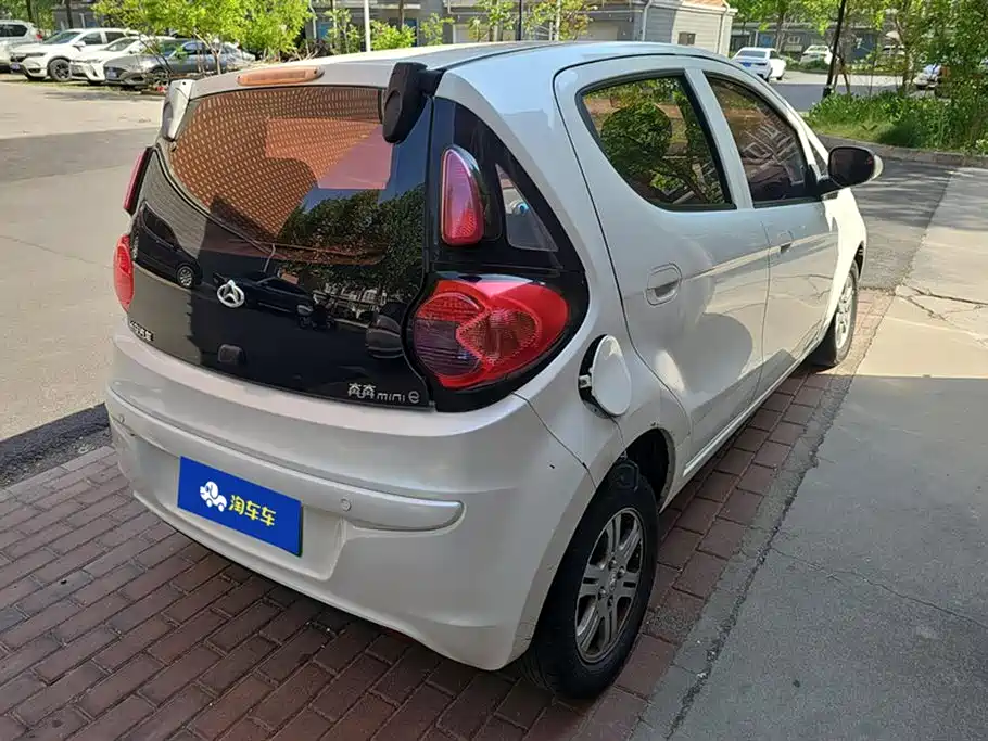 CHANGAN AUCHAN Benben mini-e
