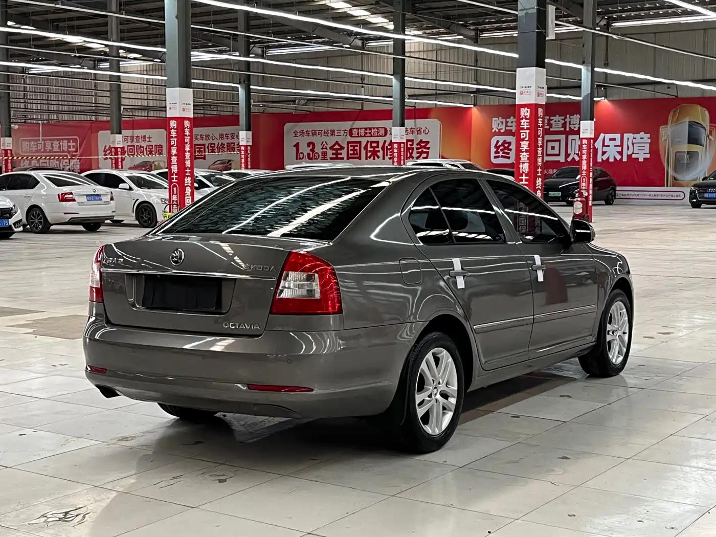 Škoda Octavia 2014 1.6L Auto Yijun Edition фото 17