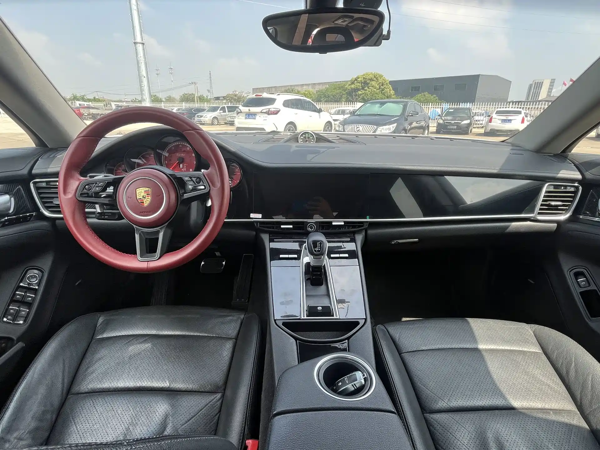 صورة 31 - Porsche Panamera