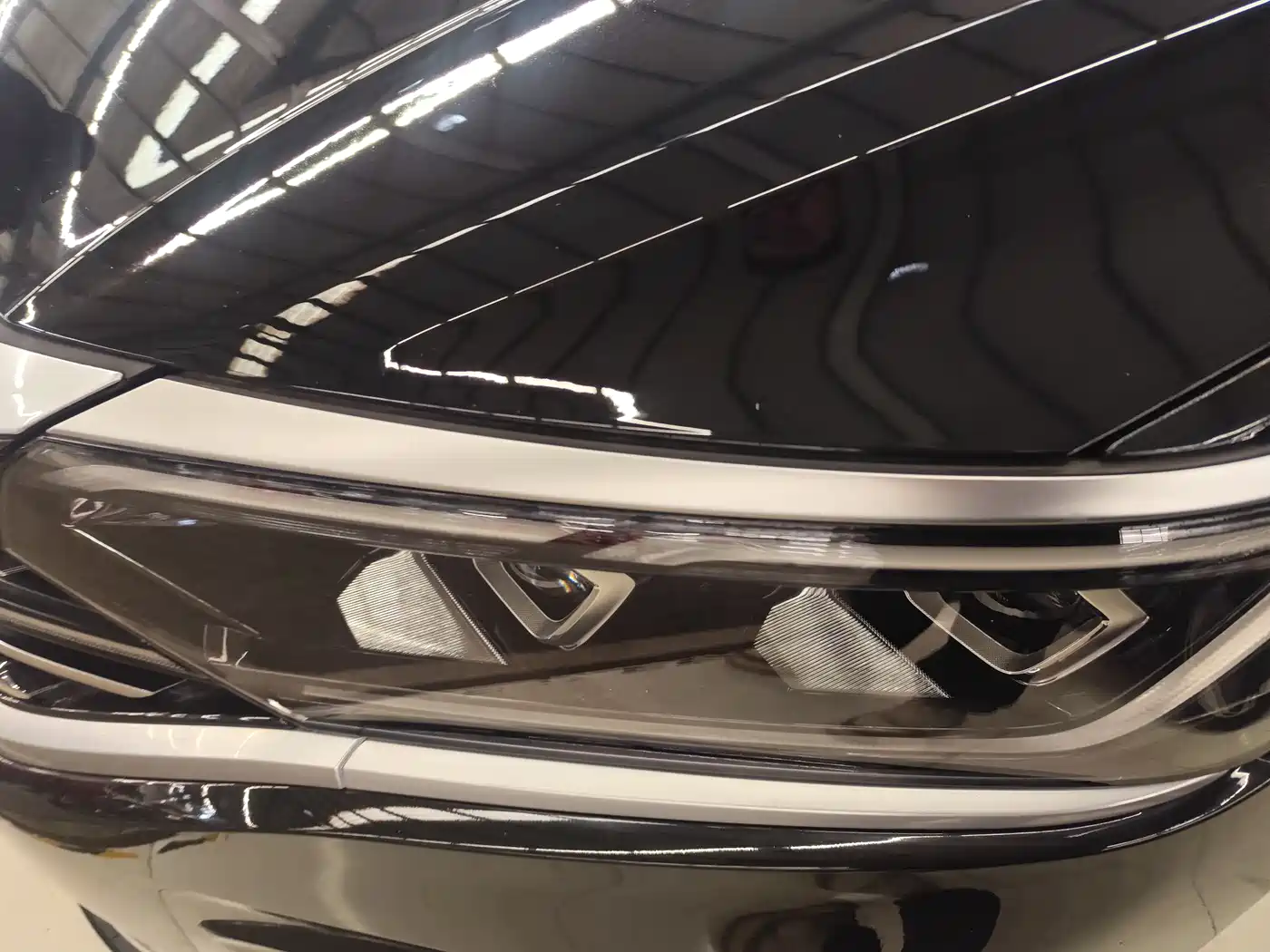 Volkswagen Passat 2023 Facelift 330TSI Luxury Edition фото 4