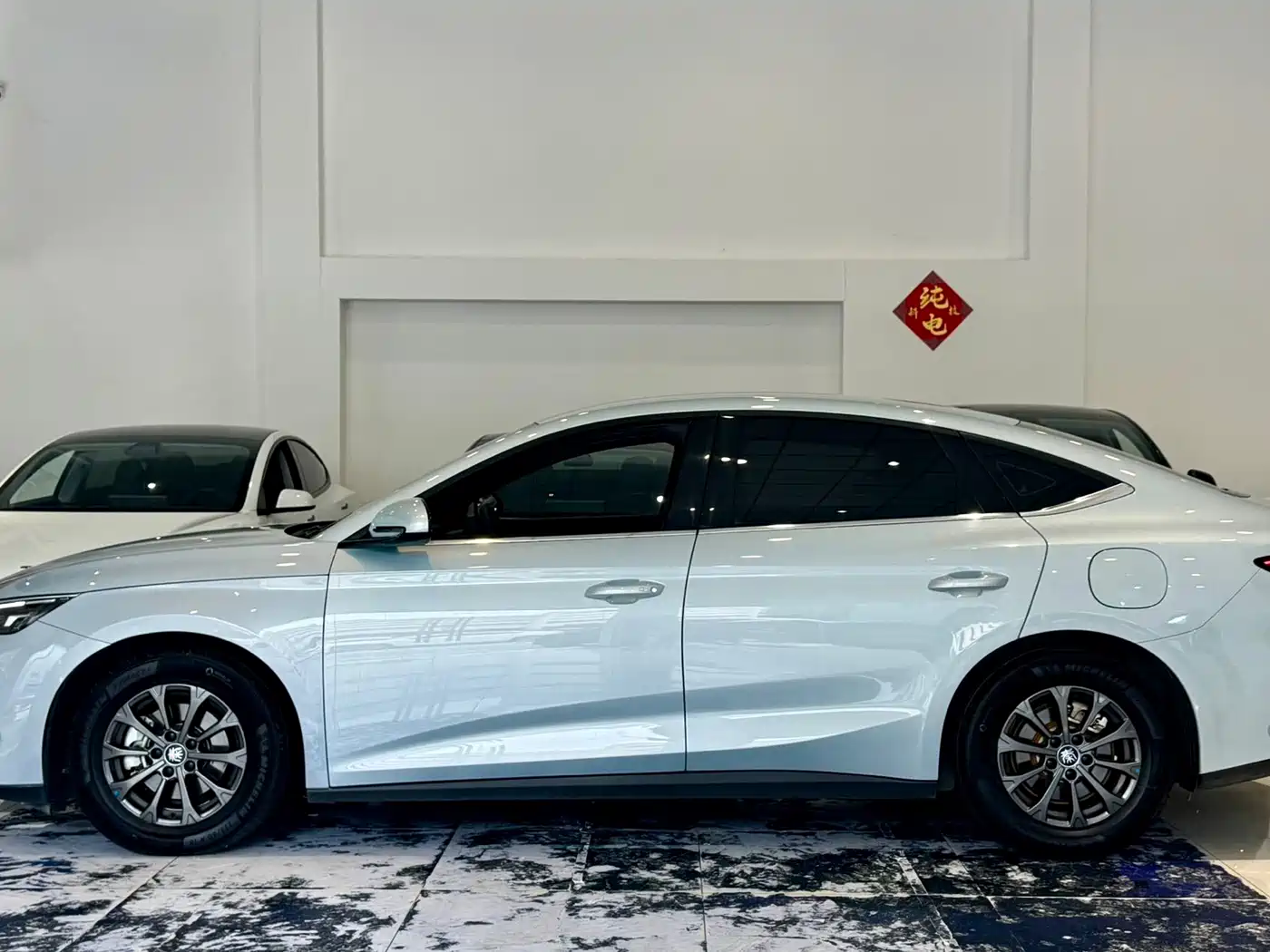 BYD Qin L 2025 2024 DM-i 80KM Leading Edition