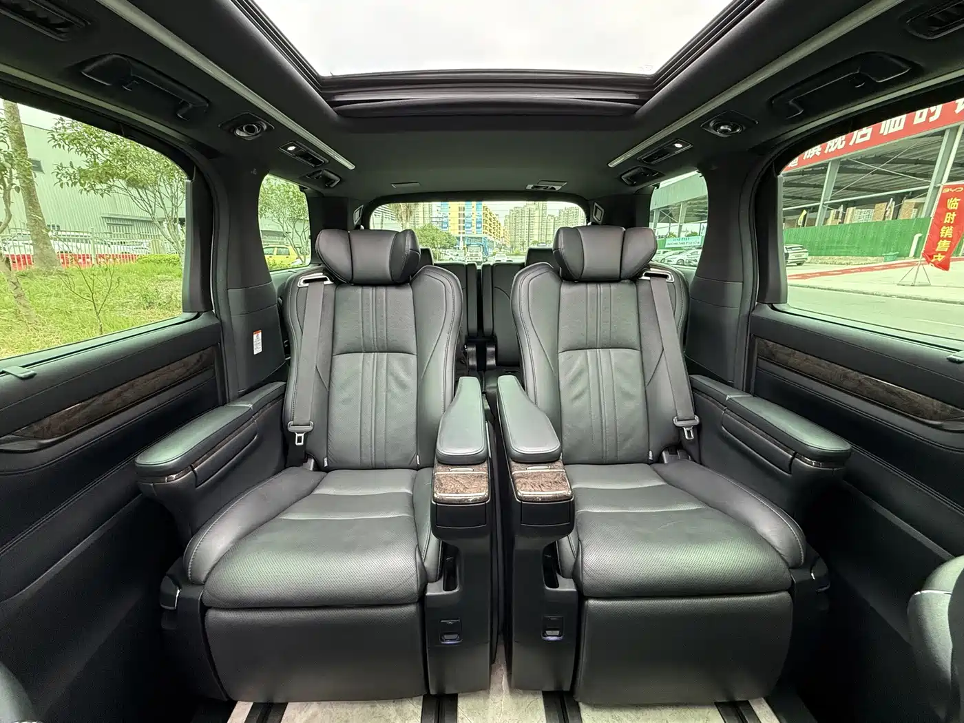 Toyota Vellfire 2020 2020 Twin Engine 2.5L HV Premium Edition