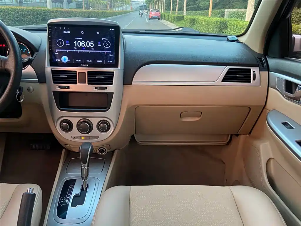 Buick Excelle 2013 1.5L Automatic Classic фото 9