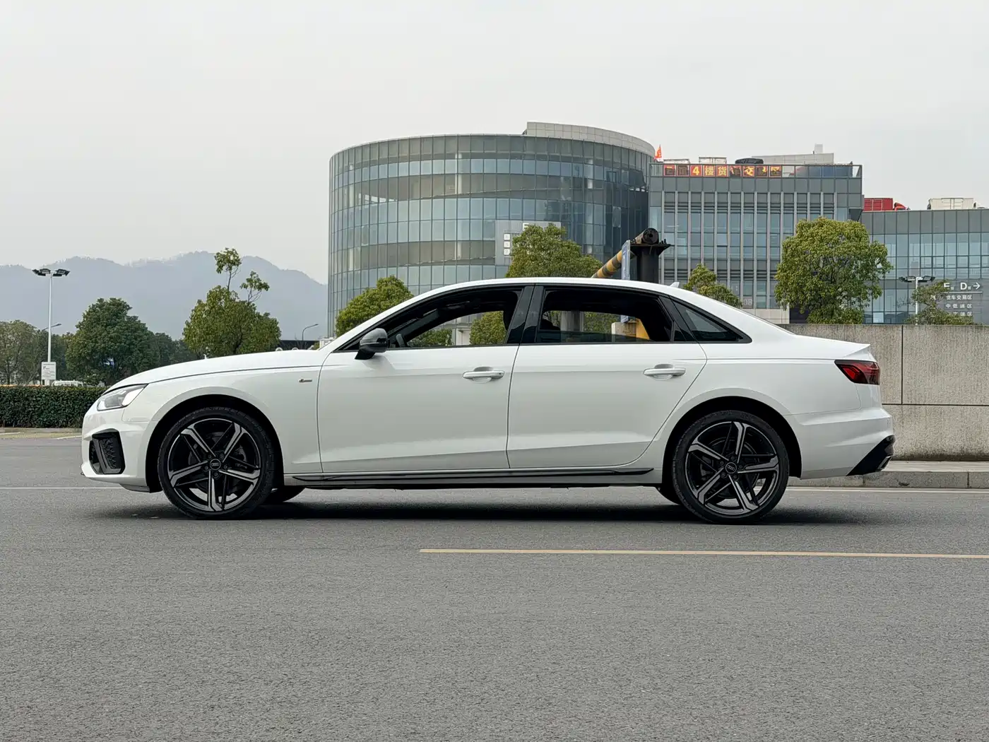 Audi A4L 2024 40 TFSI Luxury Dynamic фото 7