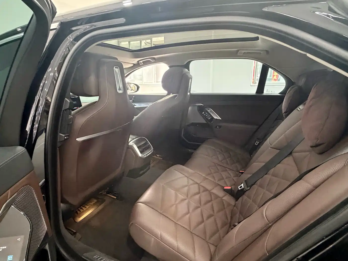 BMW i7 2023 eDrive50L Leading M Sport Package фото 5