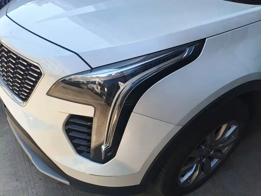 Фото 24 - Cadillac XT4