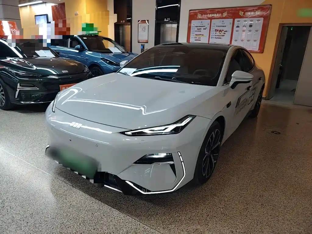 Geely Galaxy E8 2025 700km Long Voyage Smart Drive Edition