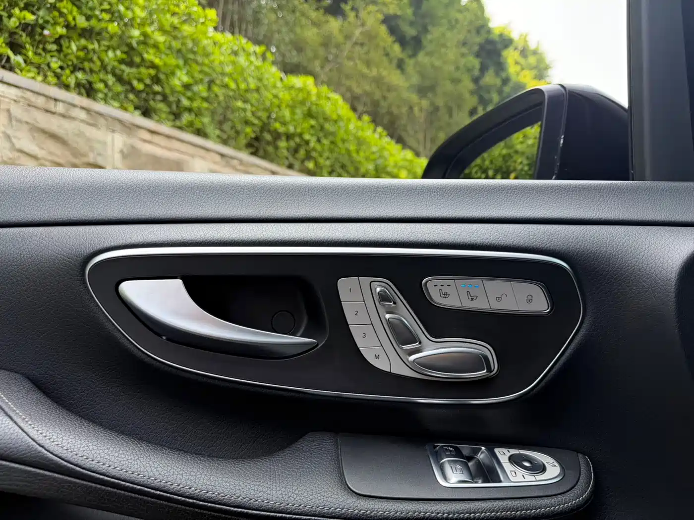 Mercedes-Benz V-Class 2022 V 260 L Long Wheelbase Luxury Edition фото 8