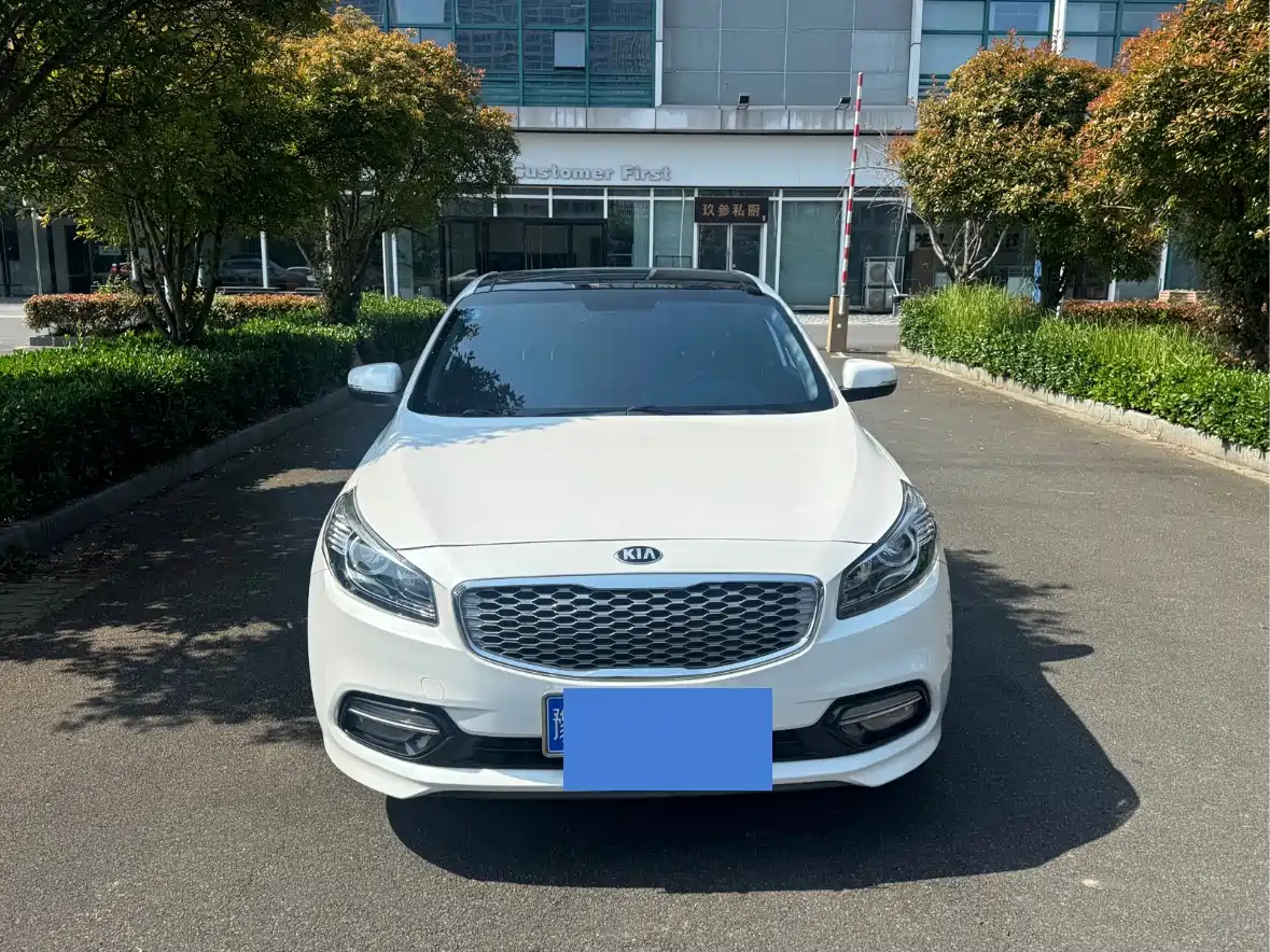 KIA K4