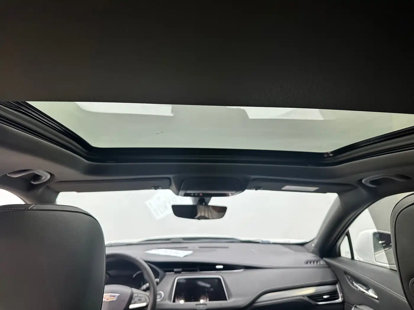 Фото 17 - Cadillac XT4