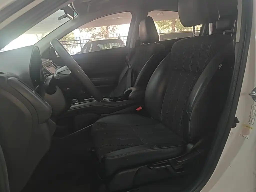 Honda Vezel 2015 2015 1.8L CVT FWD Elite