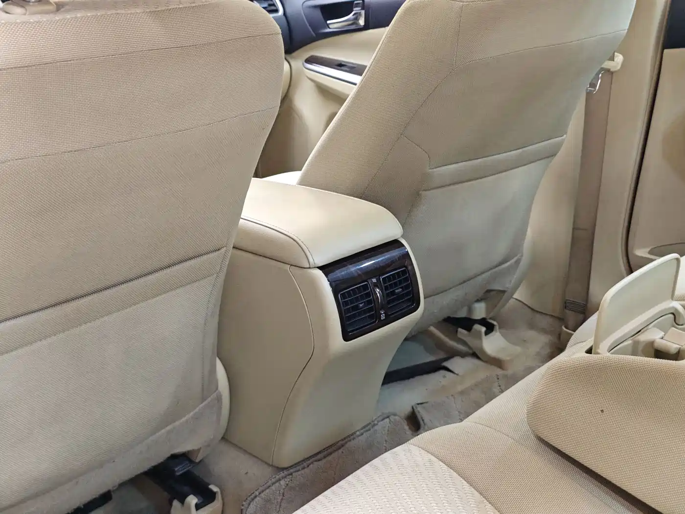 Toyota Camry 2016 2.0E 10th Anniversary Elite Edition фото 24
