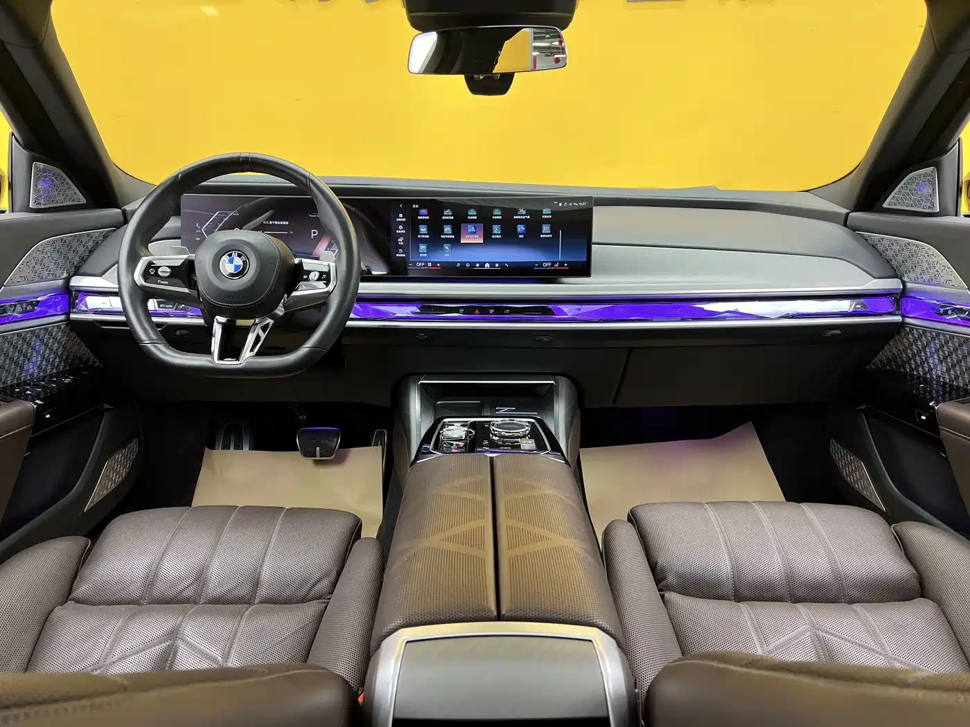 BMW 7 Series 2023 740Li Exclusive M Sport Package фото 16