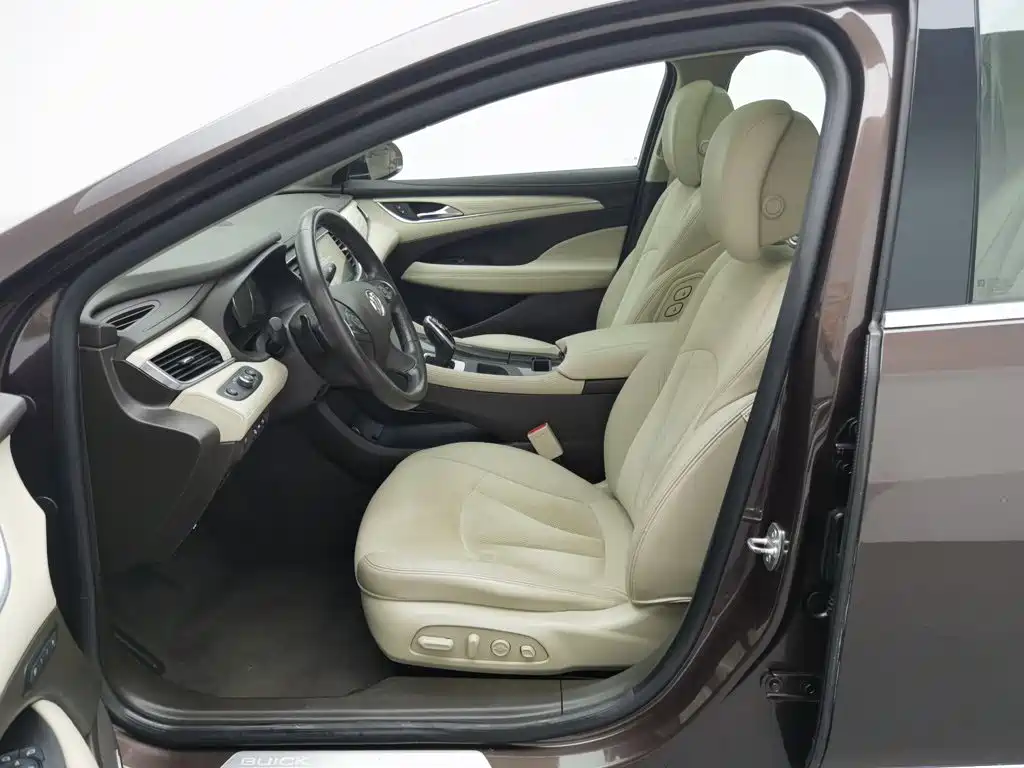 Фото 10 - Buick LaCrosse