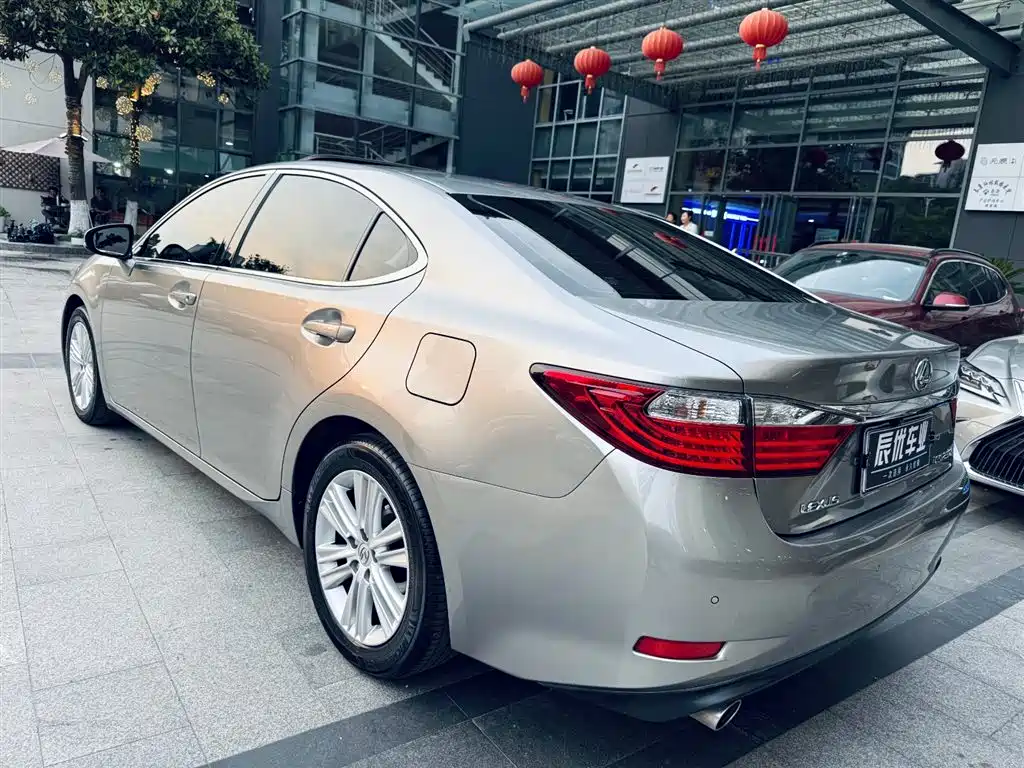 Lexus ES 2014 250 Elite Edition фото 3