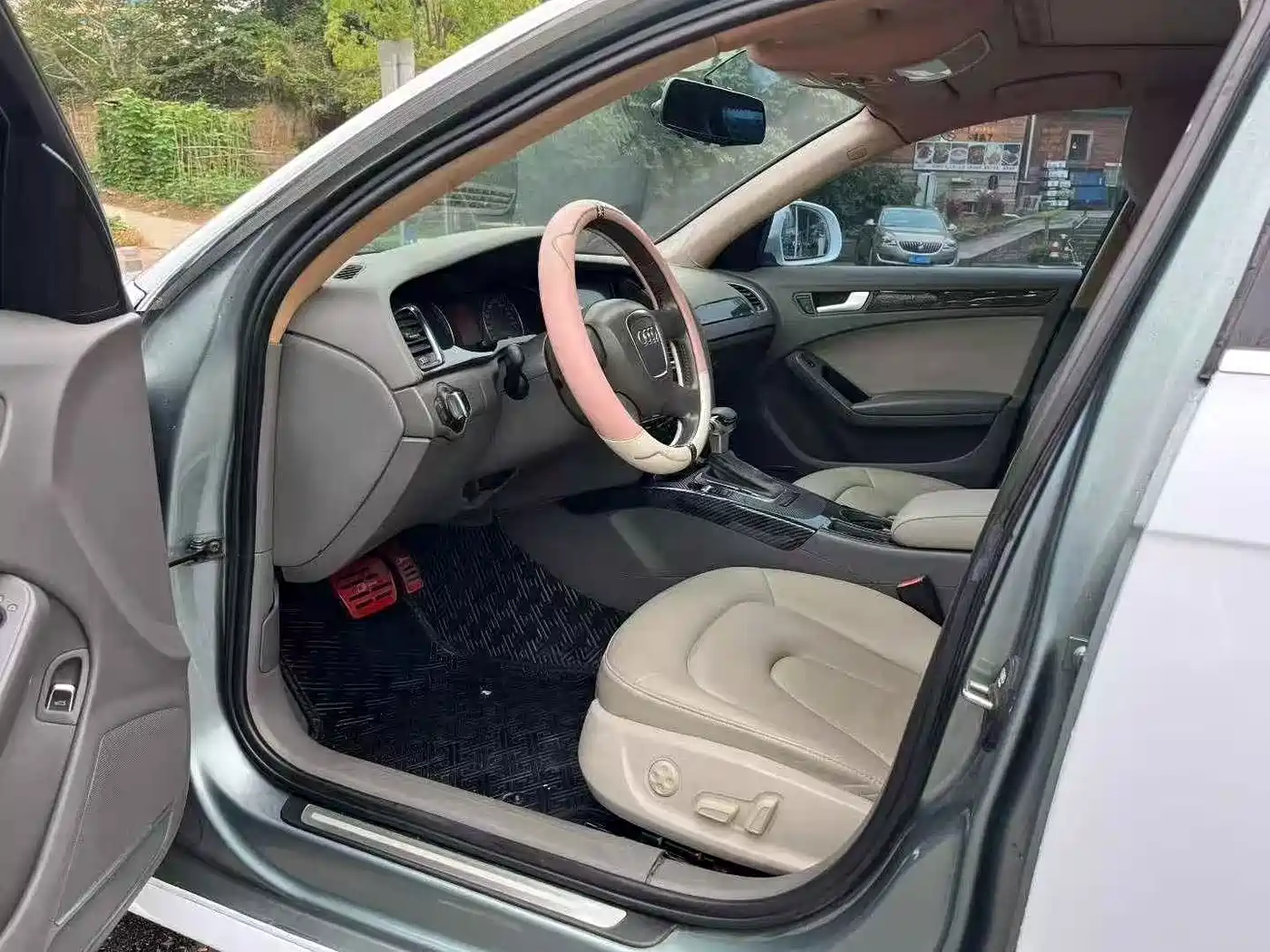 Audi A4L 2011 2.0 TFSI Standard фото 5