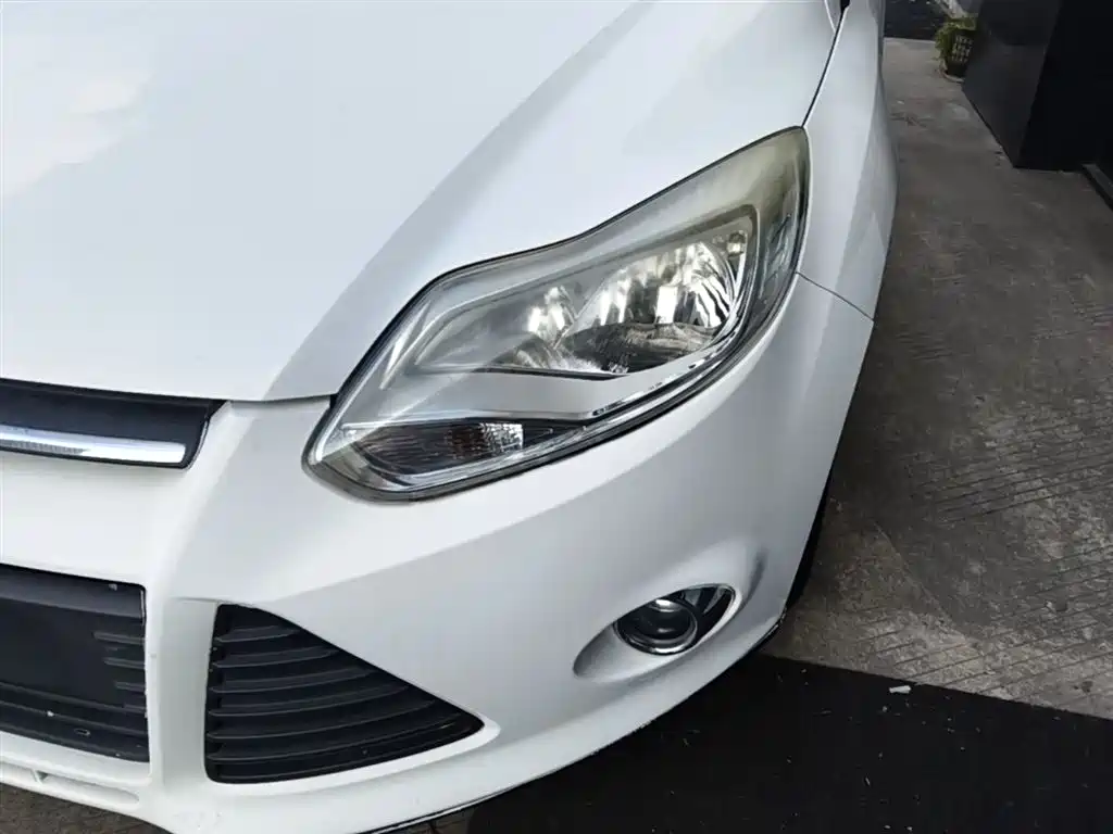 Фото 24 - Ford Focus