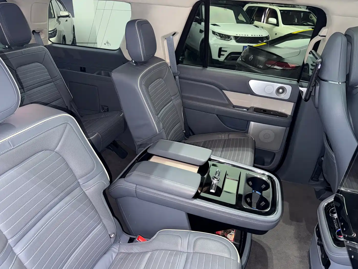 Lincoln Navigator 2019 3.5T Presidential Series China VI фото 12