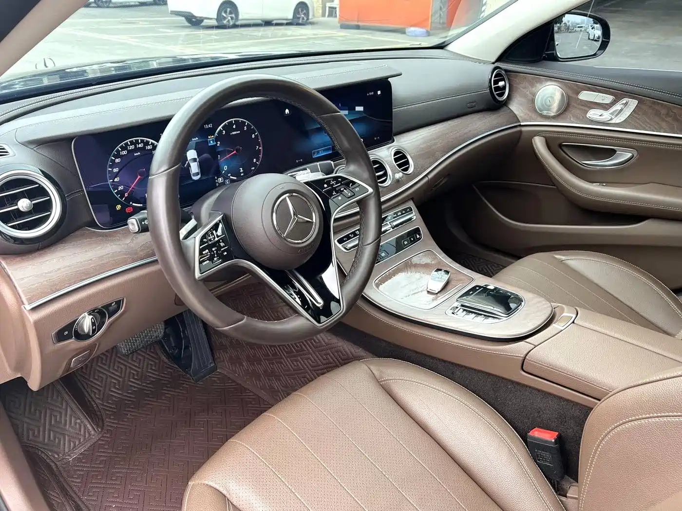 MERCEDES-BENZ E CLASS