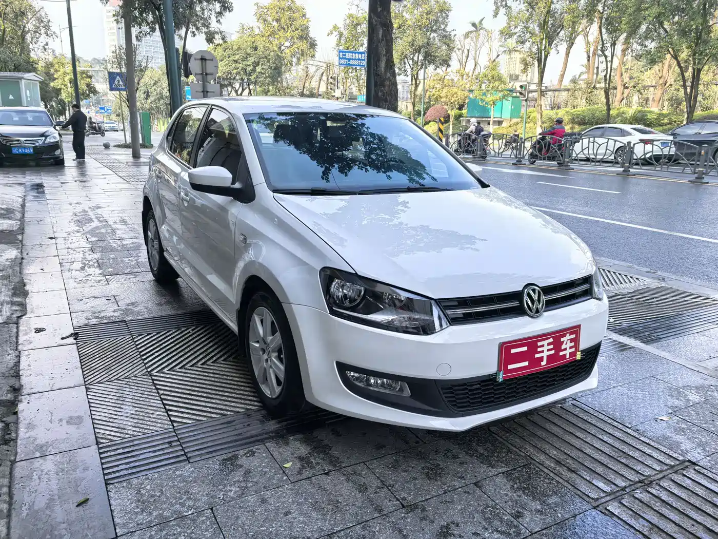 Volkswagen Polo 2013 1.6L Manual Comfort Edition фото 3