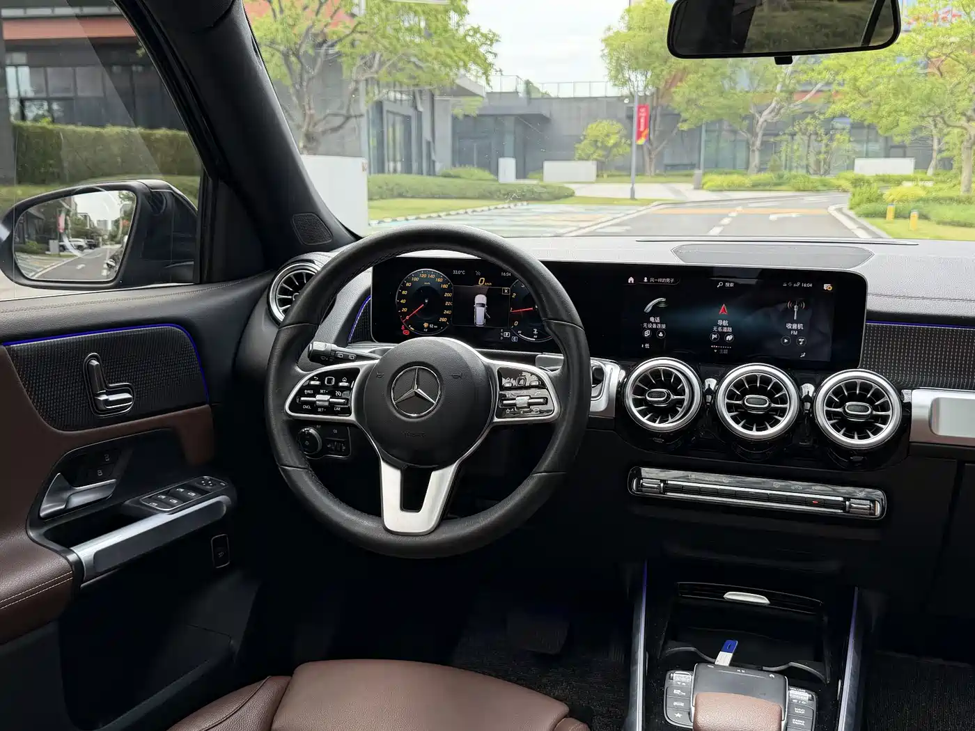 MERCEDES-BENZ GLB