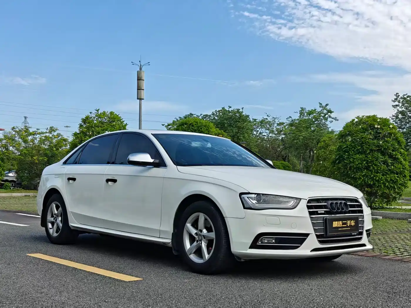 Audi A4L 2013 35 TFSI Automatic Standard фото 3
