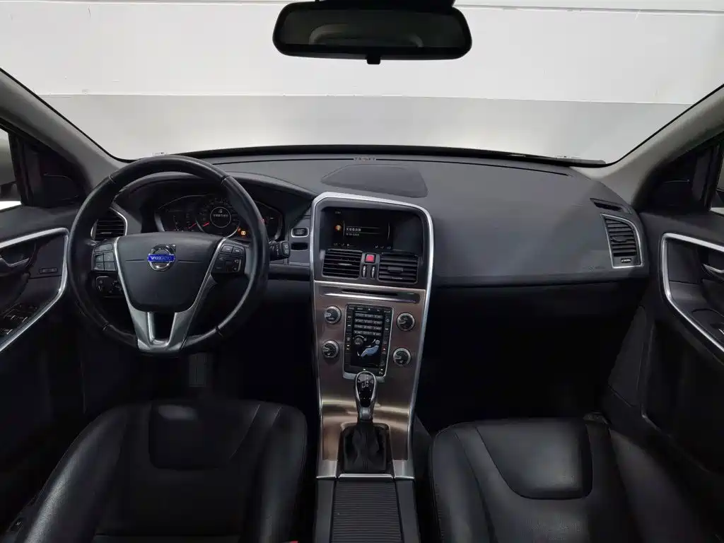 Volvo XC60 2016 2017 T5 AWD Smart Advance