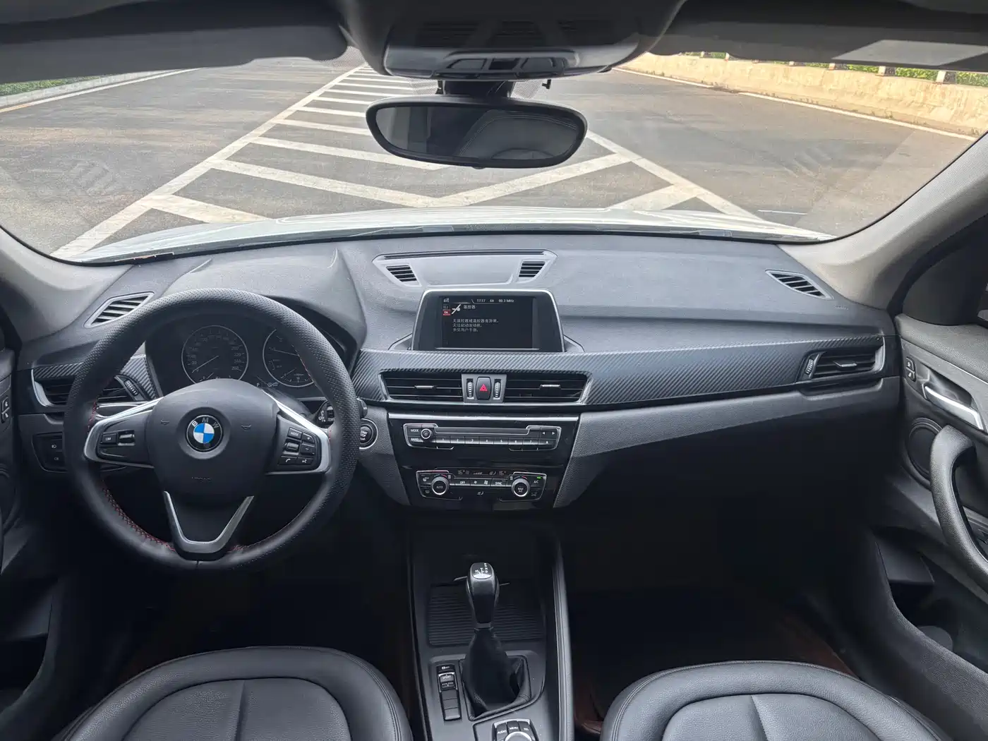 BMW X1 2018 sDrive18Li Fashion Model фото 5