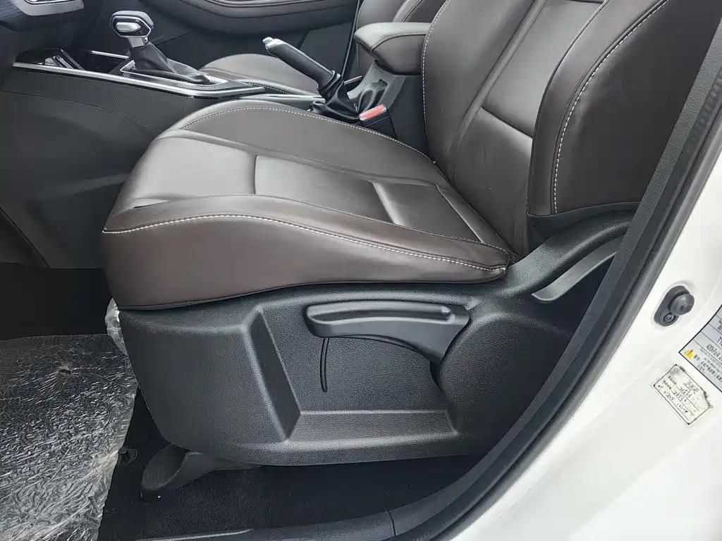Dongfeng Fengxing Fengxing T5 2024 2024 Golden Age 1.6L CVT Dream Chaser 5-seater