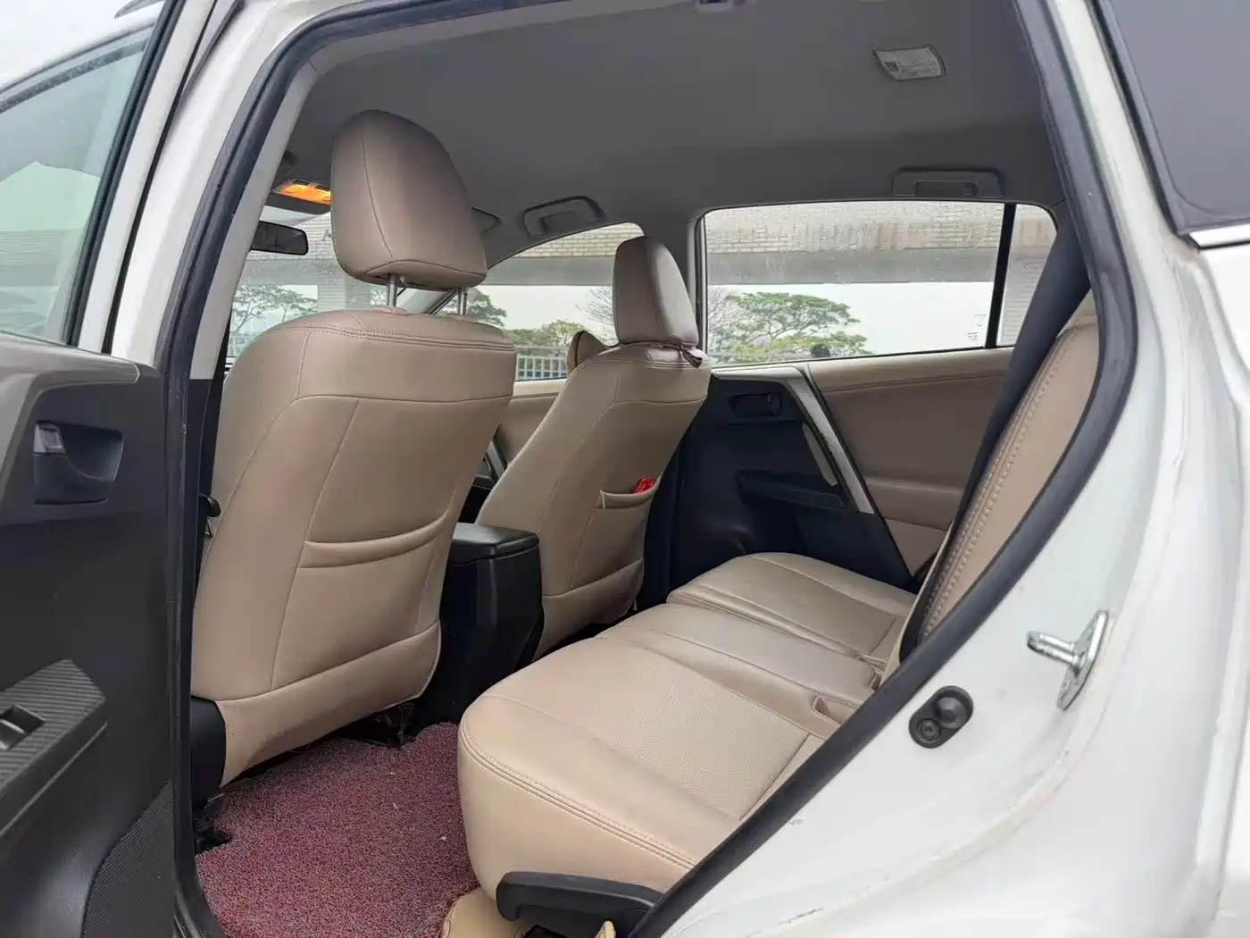 Toyota RAV4 Rongfang 2013 2.0L CVT 2WD Urban фото 10
