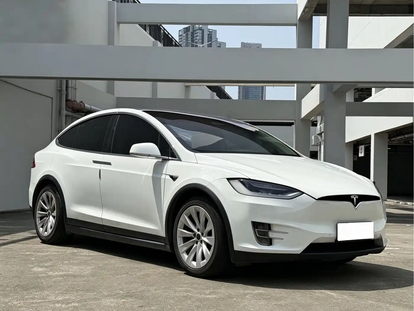 TESLA MODEL X