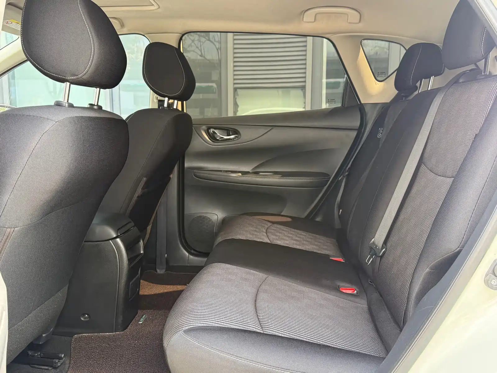 Photo 12 - Nissan Tiida