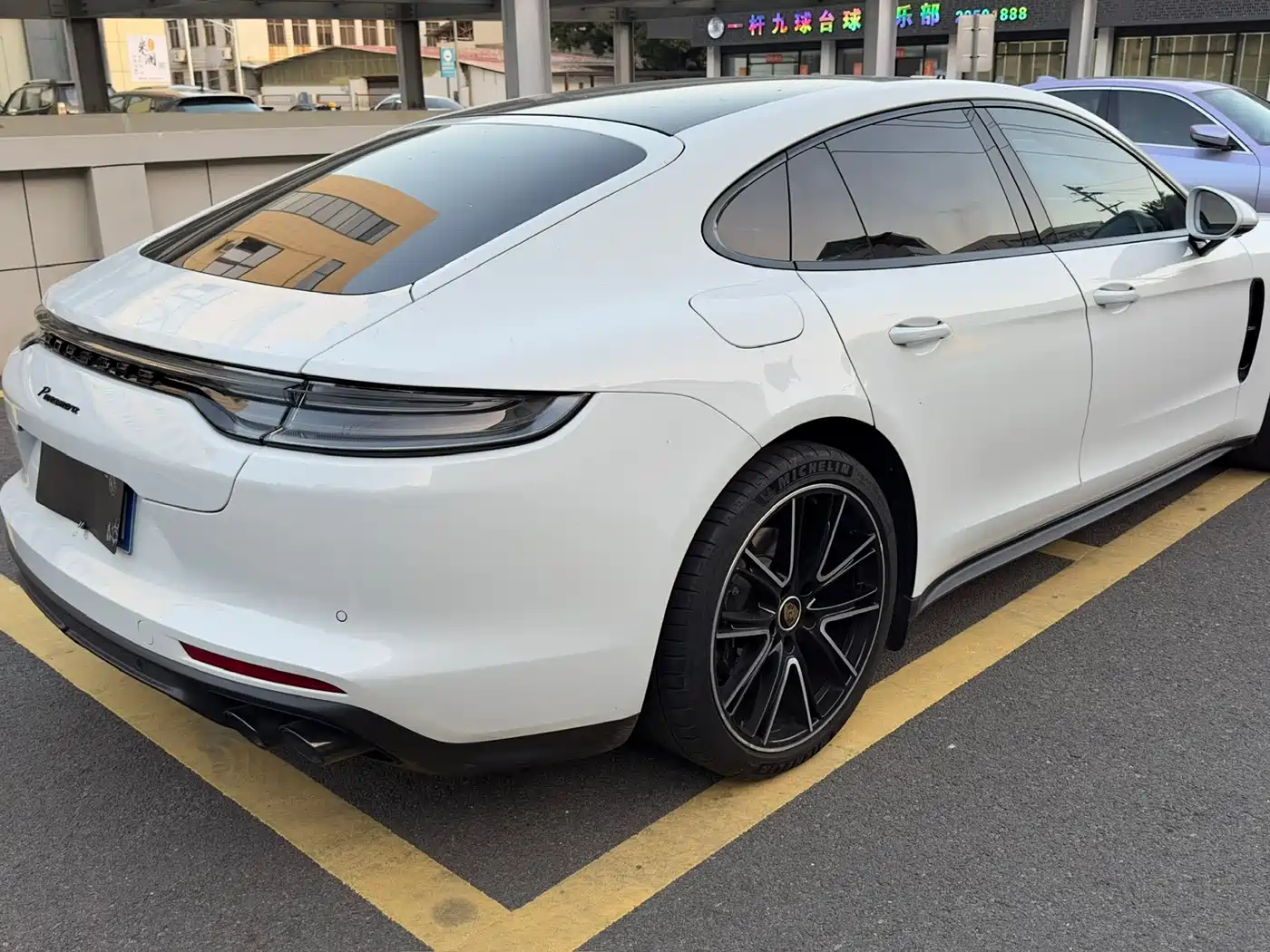 Porsche Panamera 2023 Panamera 2.9T Platinum Edition фото 15