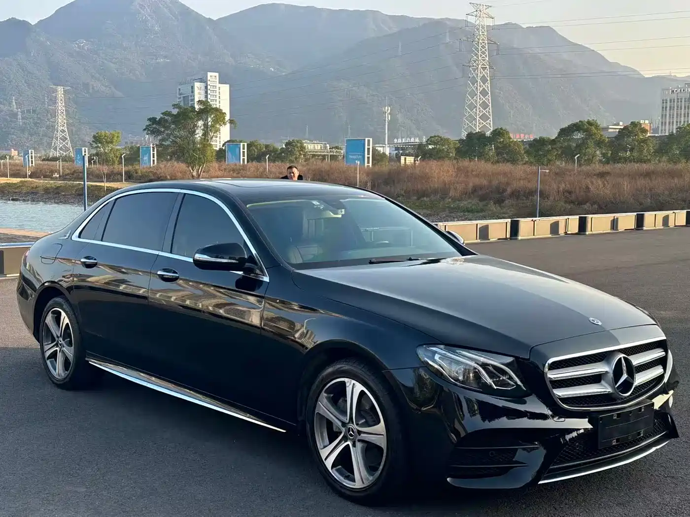 Mercedes-Benz E-Class 2018 E 200 L Sport фото 3