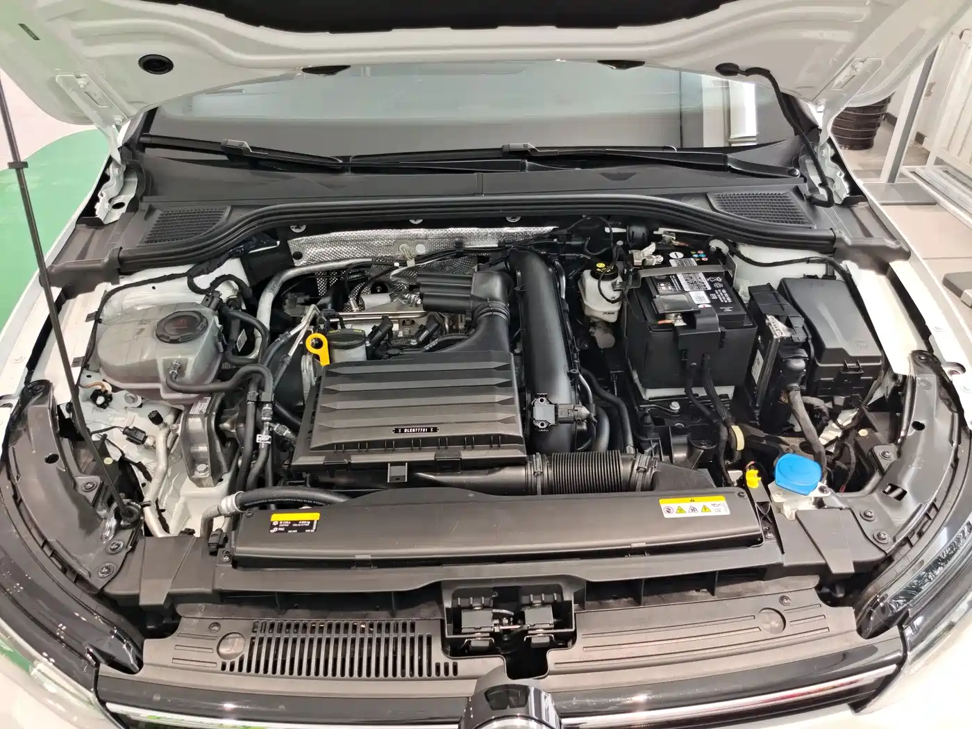 Volkswagen Golf 2024 2023 Model 280TSI DSG R-Line