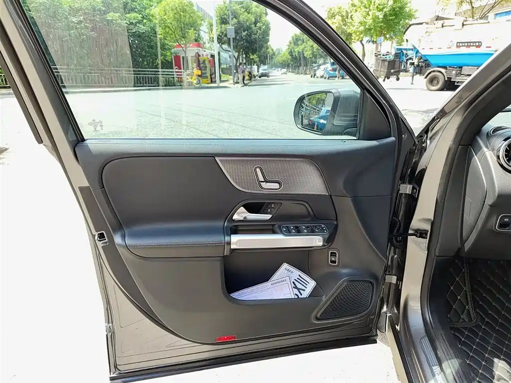 Mercedes-Benz GLB 2021 GLB 200 Dynamic фото 6