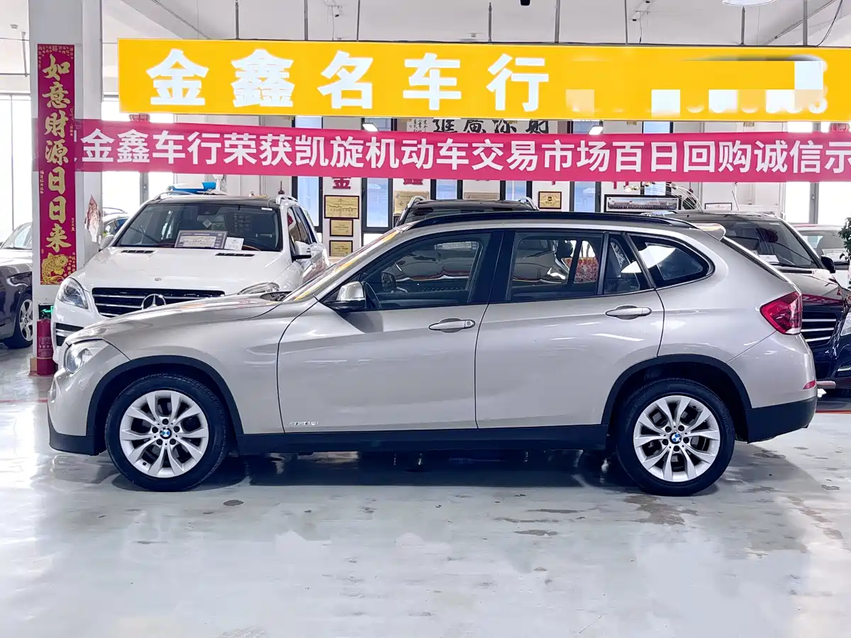 BMW X1 2014 sDrive18i Fashion Edition фото 4